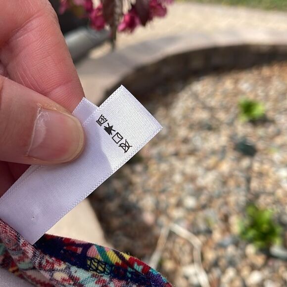 ✨LuLaRoe Floral Aztec Print Long Sleeve Lynnae Tunic Top - Picture 5 of 6